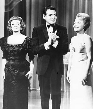 Bette Davis, Gene Barry, Olivia deHaviland